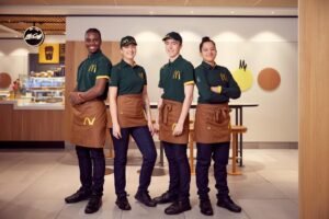 Recruitment_McDonald_s_outfit_2023_1200_799_90